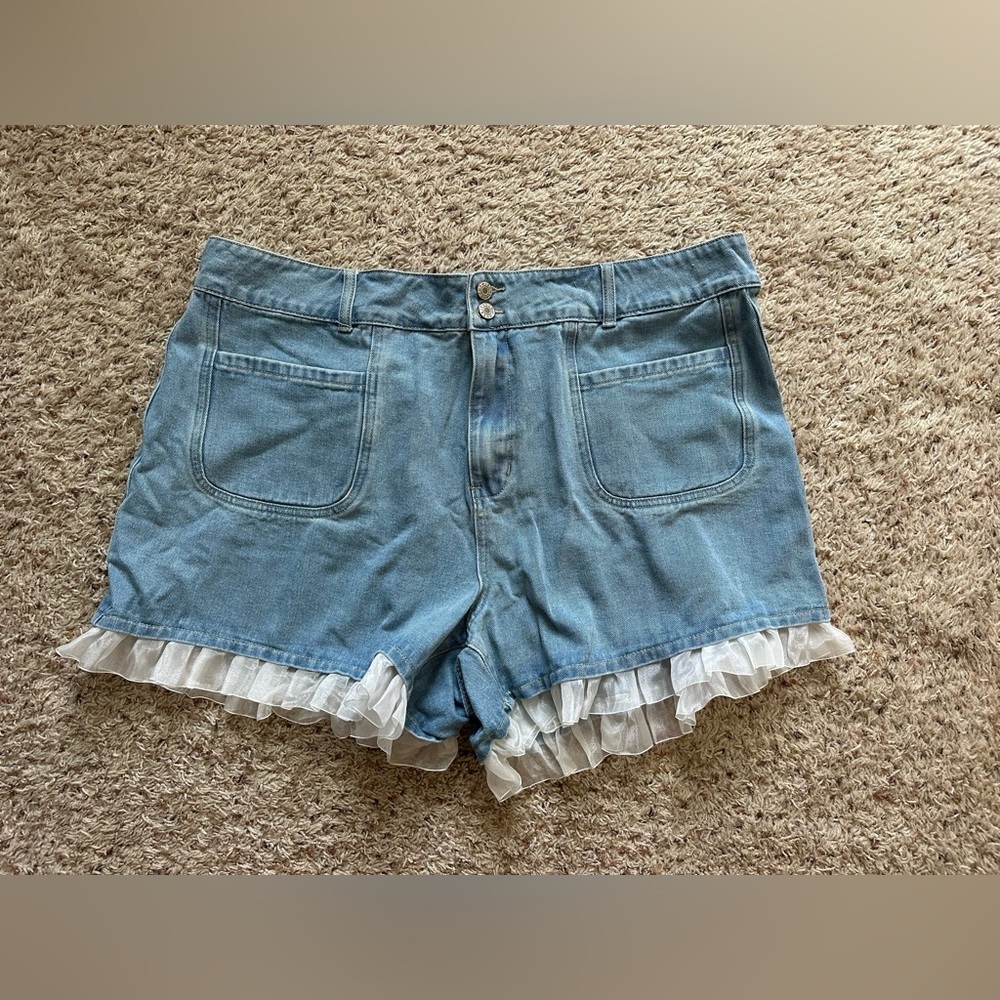 SHEIN Women’s lace lined raw hemline denim shorts size 4XL girlhood Coquette